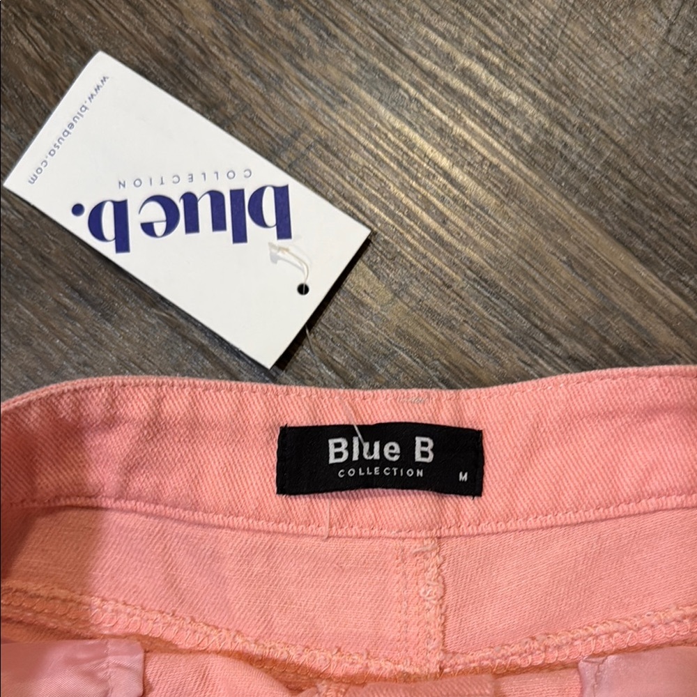 High-Waisted Pink Jean Shorts with Frayed Hem - Picture 3 of 4